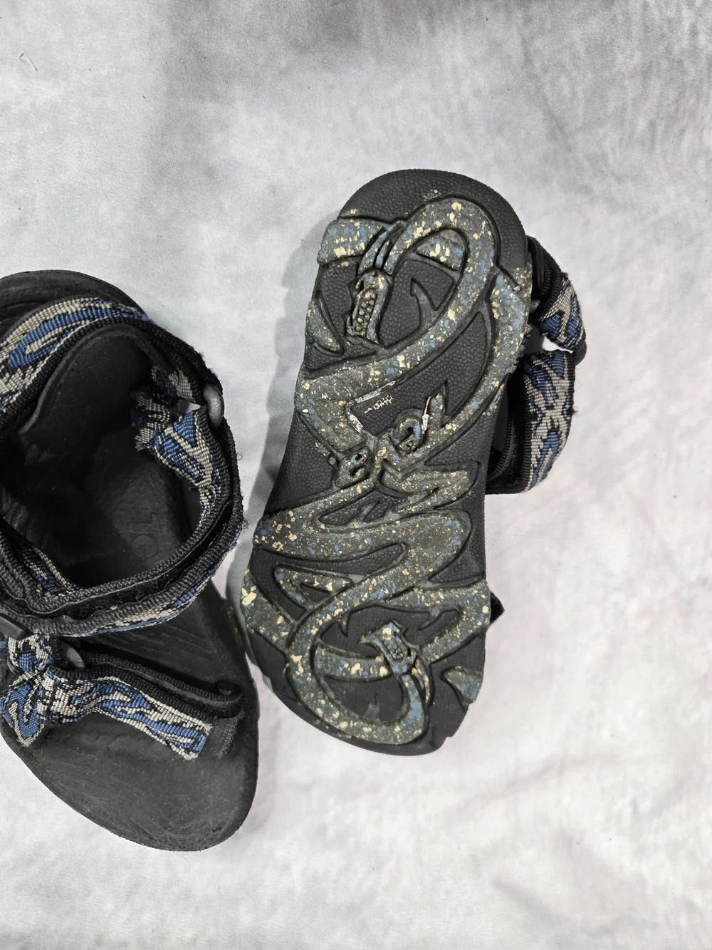 vintage Teva Terradactyl hiking sandals